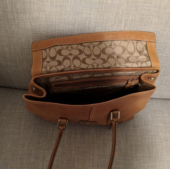 Coach purse - Picture 2 of 8